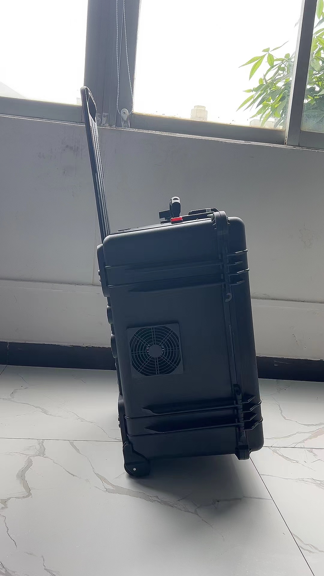 阎良手拉箱型移动通信干扰器